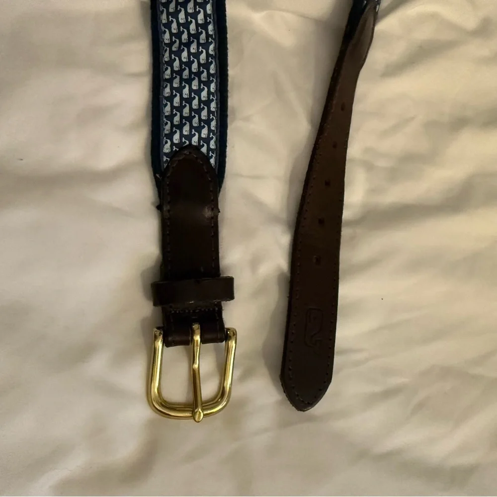EUC Vineyard Vines Size 26 Micro Whale Logo Blue Golf Club Belt